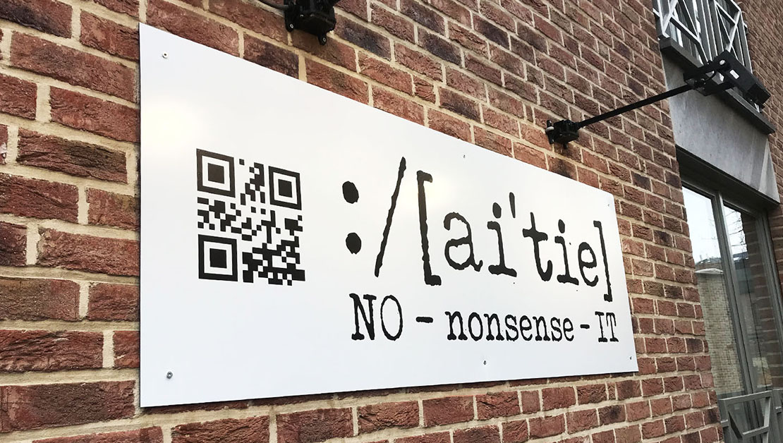 Baner reklamowy Aitie na płycie dibond