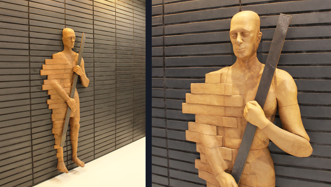 Figura ceramiczna na ekspozycji targowej King Klinker