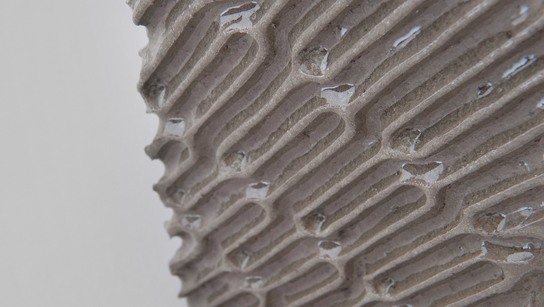 Sesja fotograficzna recznie robionych urn ceramicznych Urnico