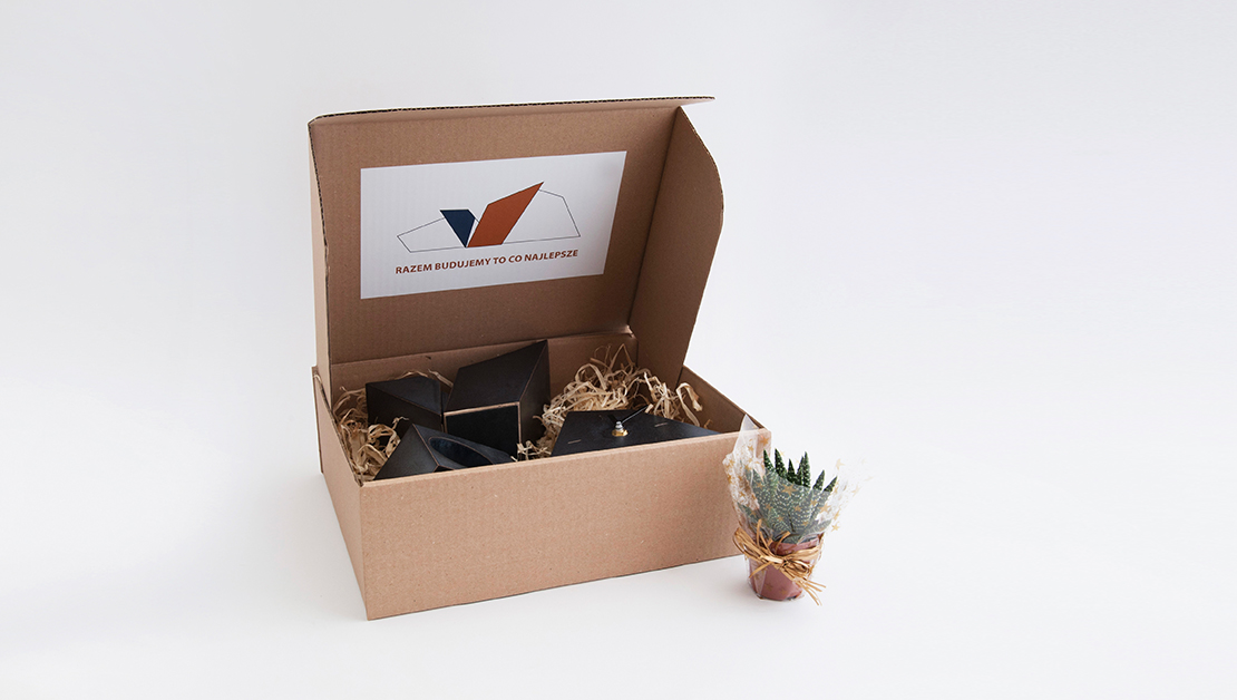 Opakowanie oraz wnętrze świątecznego prezentu Vandersanden