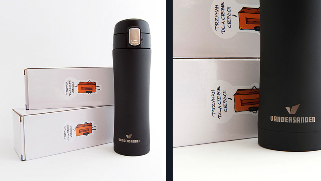 Termos z grawerowanym logo Vandersanden oraz naklejka na pudełko